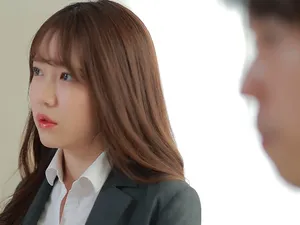 Nhỏ em kế đang đọc sách cũng không yên với ông anh dâm dê