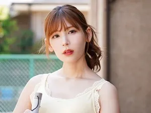 Bố má đi vắng, anh trai ở nhà làm liều chịch nhỏ em kế cứ vô tư để lộ xì líp