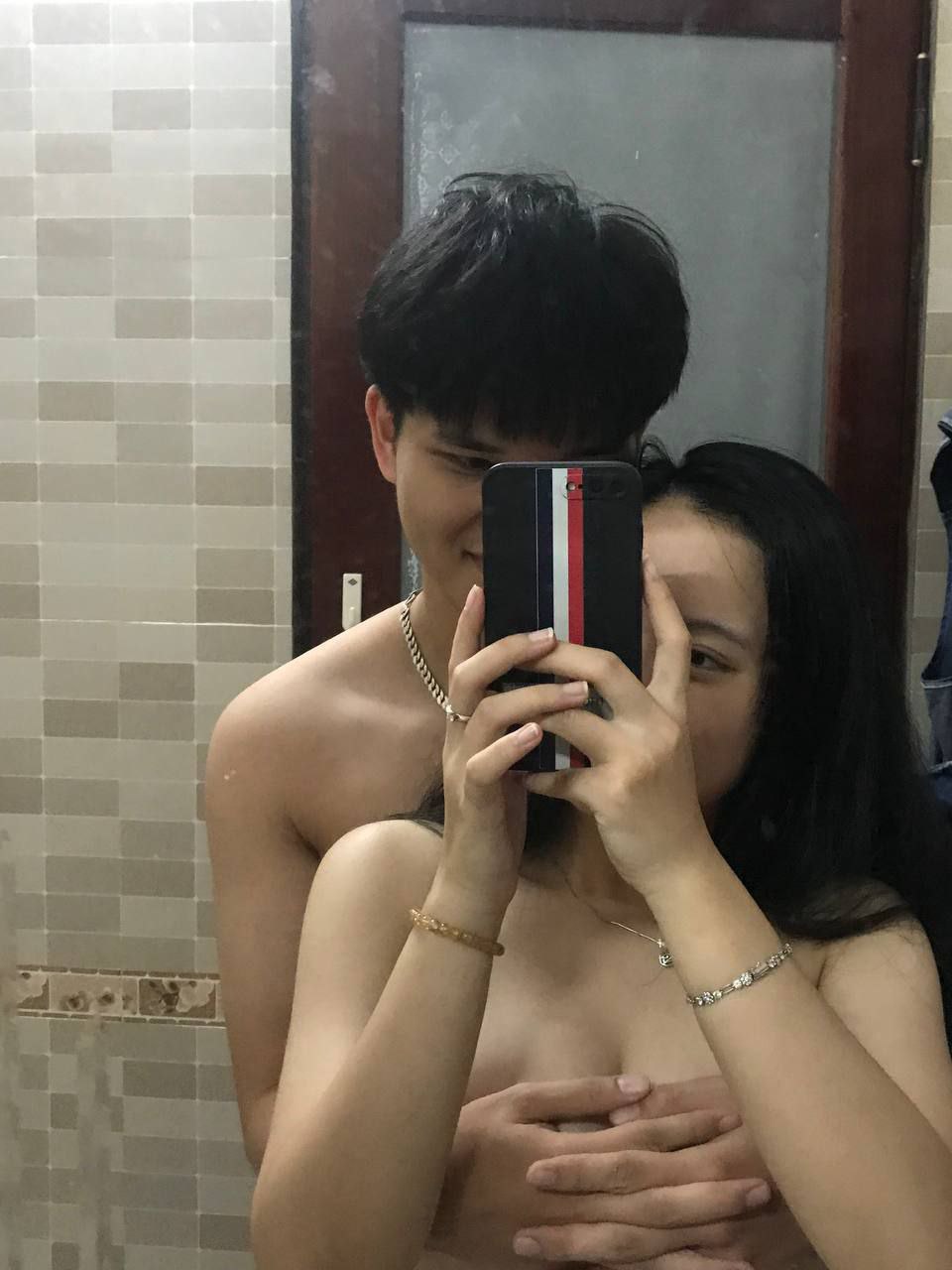 Hunter quan hệ với ba con mèo con từng con một - FFFM